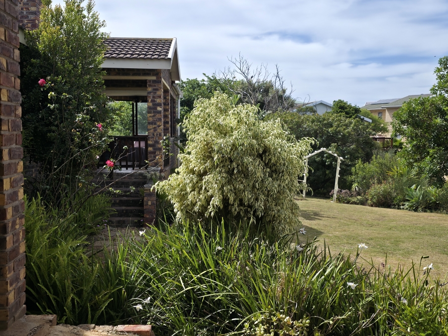 3 Bedroom Property for Sale in Wavecrest Eastern Cape